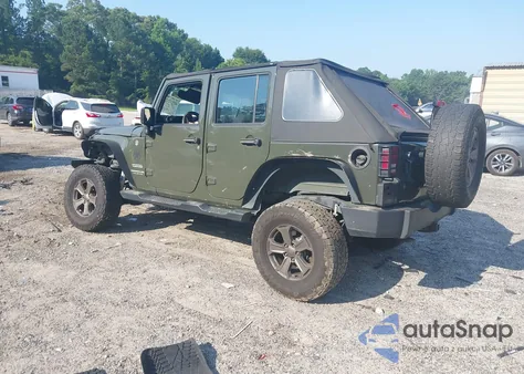 2015 Jeep Wrangler Unlimited Sport z USA, uszkodzony, nr VIN 1C4BJWDG4FL736026